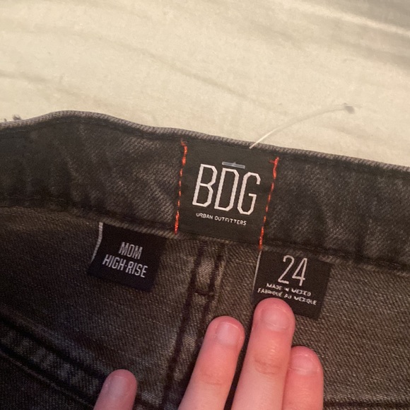 5 for $25 SALE BDG Urban Outfitters Dark Gray/Black Jean Shorts - Picture 3 of 4